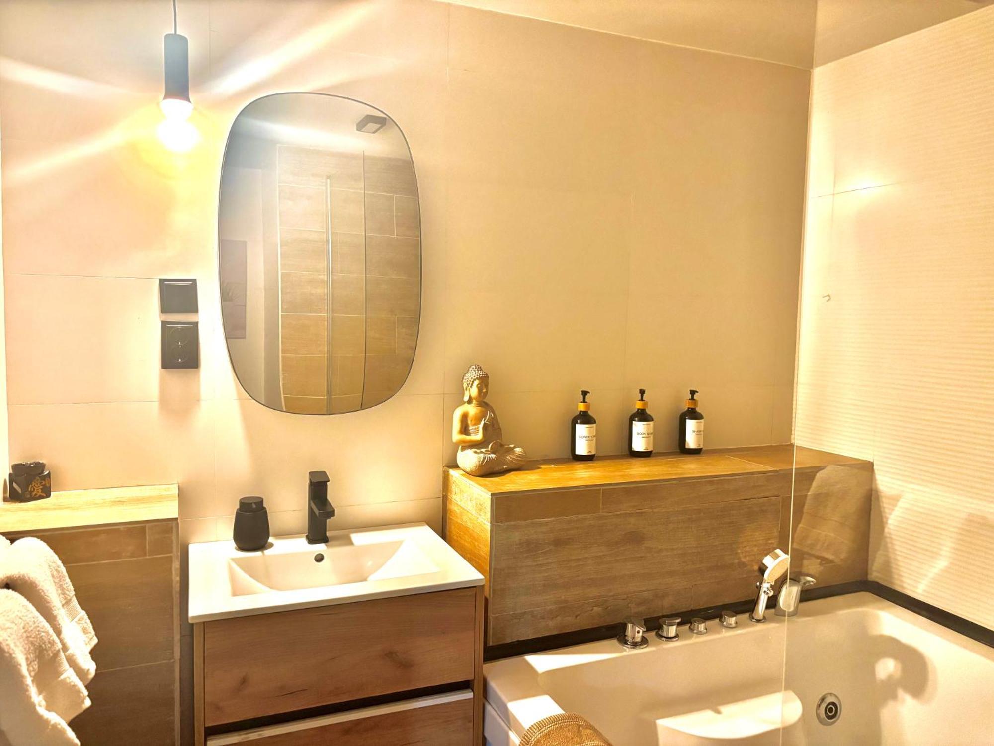 Centricos Con Banera Jacuzzi Hidromasaje Romantico Appartement *