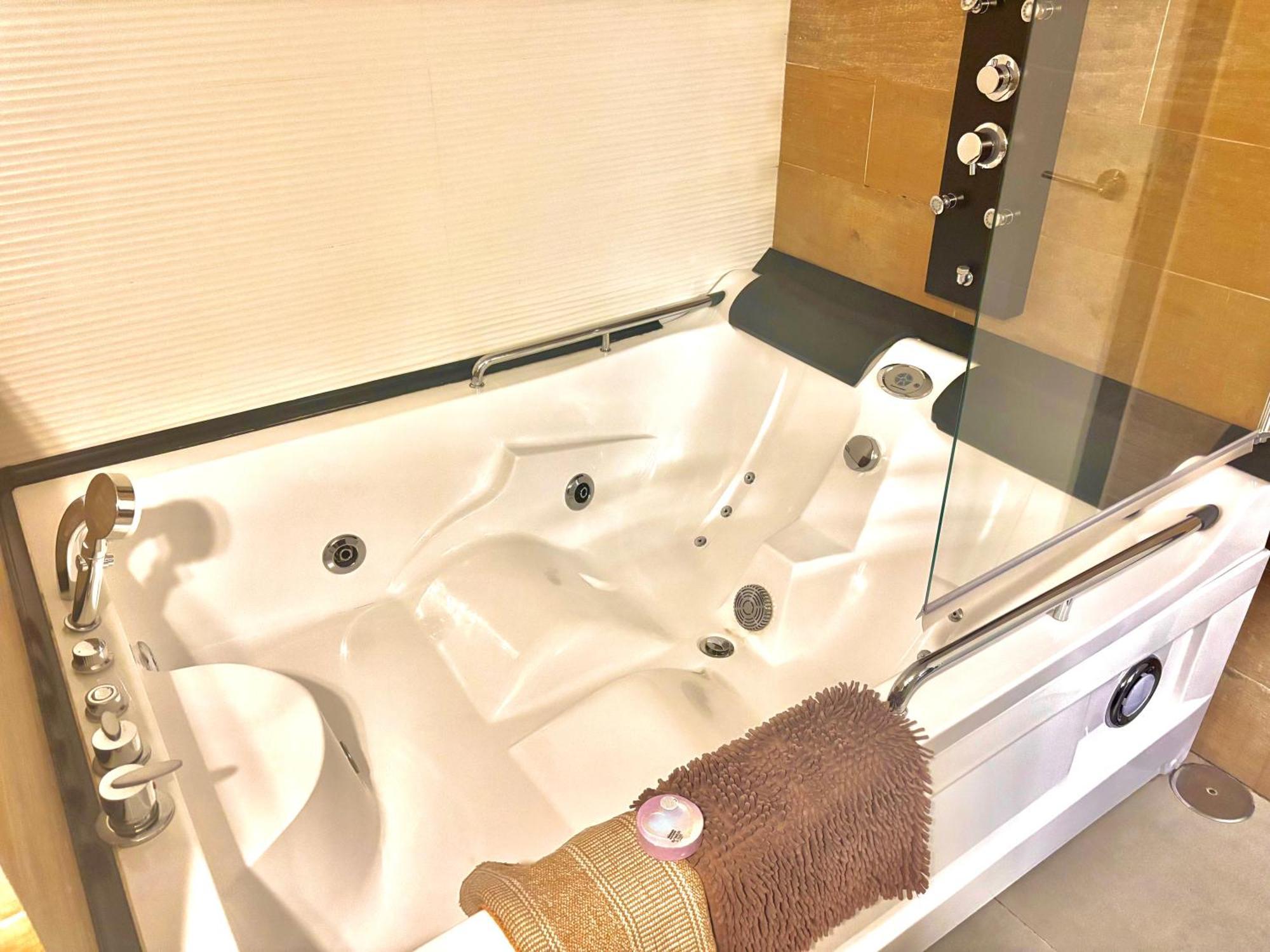 Centricos Con Banera Jacuzzi Hidromasaje Romantico Appartement Madrid